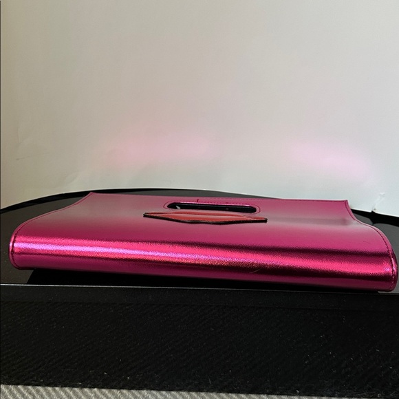 New with tags Pink and Red Lip Clutch Bag - Picture 6 of 8